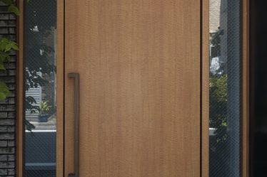Portas de Madeira: manutenção preventiva: como manter a beleza e funcionalidade ao longo dos anos.